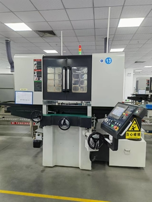 2750X2100x2430mm Tổng kích thước Máy nghiền bề mặt với động cơ đầu bánh xe 1,1KW và tốc độ bàn 0-3m/min